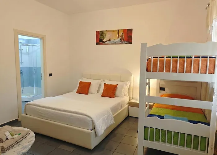 Orange Center ゲストハウス